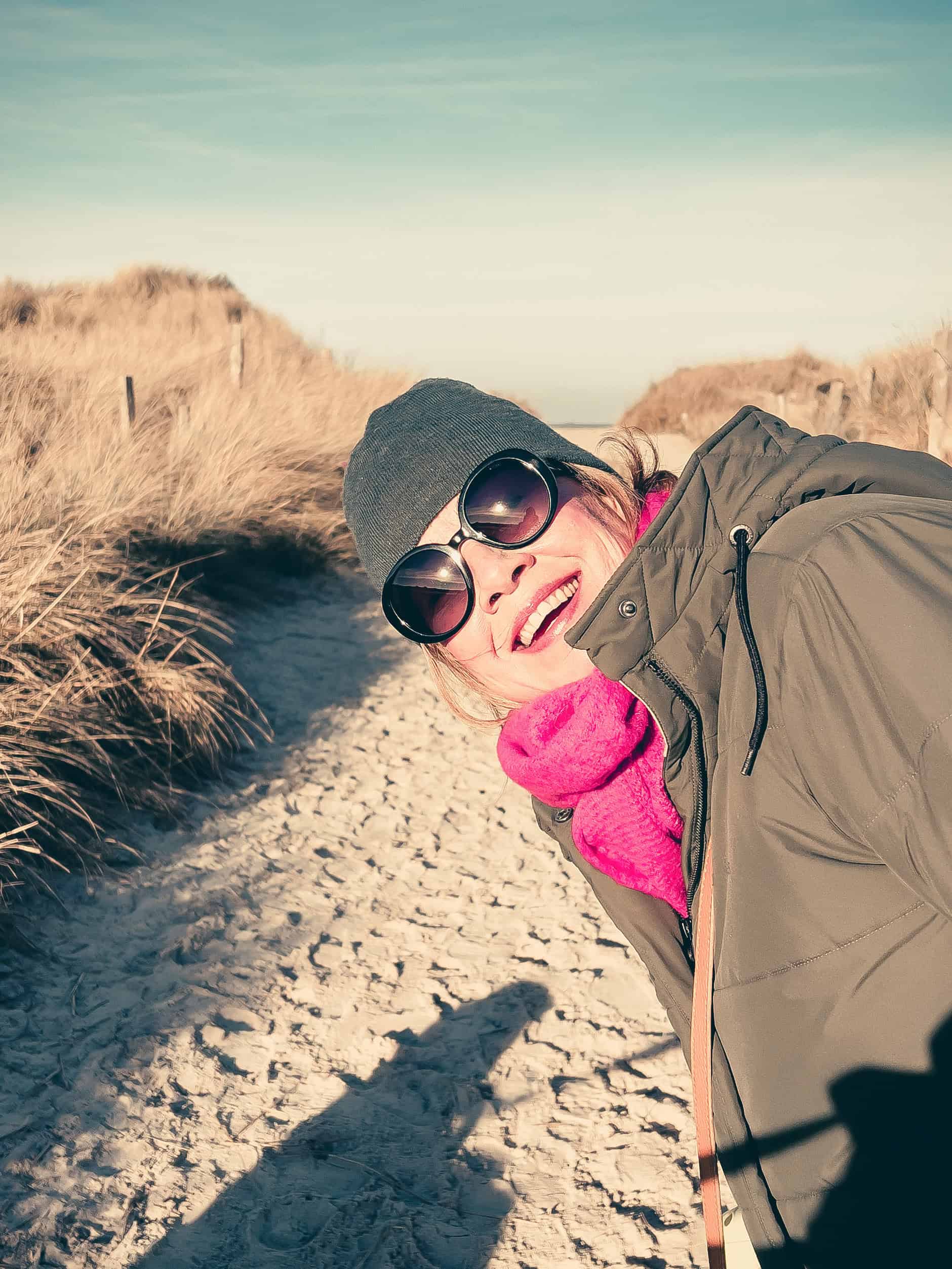 Lebensmitte Midlife, Lebensprüfung, persönliche Entwicklung, Selbstfindung, Tipps für Frauen in der Lebensmitte, authentisches Leben, persönliche Geschichten, Selbstliebe, Selbstreflexion, empowerment, neue Lebensfreude, Lebensstil, Frauenpower, Inspiration, persönliche Wachstum.